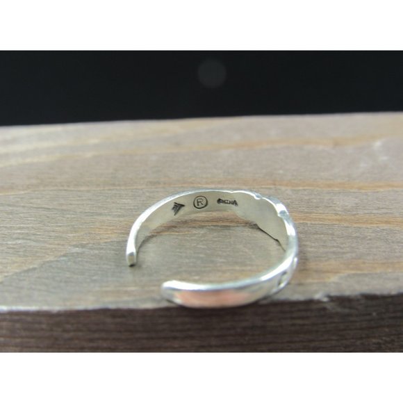 Size 5 Sterling Silver Silpada Swirl And Shell Toe Band Ring - Picture 3 of 6